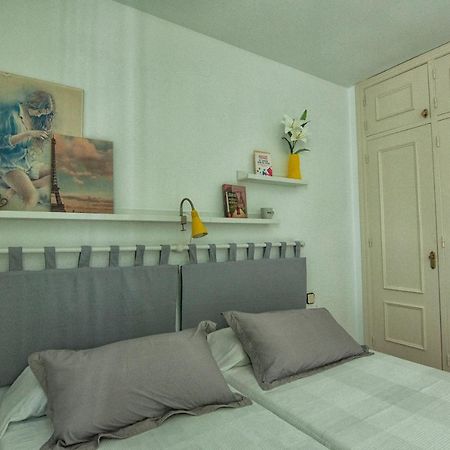 Luminoso Y Fresco Apartamento En 2ª Linea De Playa 푸엔히롤라 외부 사진