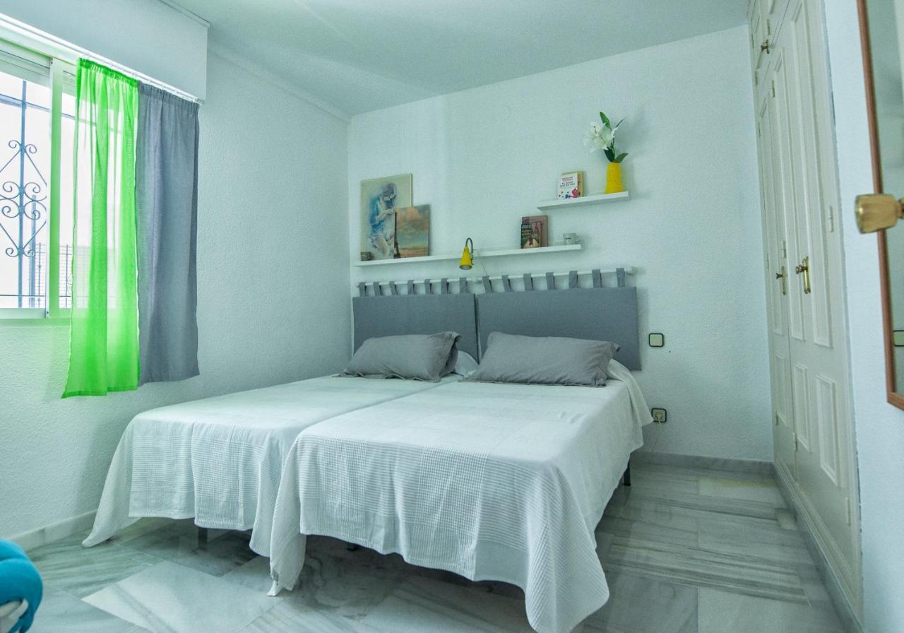 Luminoso Y Fresco Apartamento En 2ª Linea De Playa 푸엔히롤라 외부 사진