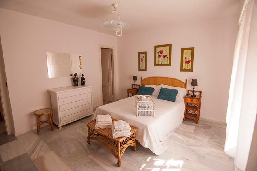 Luminoso Y Fresco Apartamento En 2ª Linea De Playa 푸엔히롤라 외부 사진
